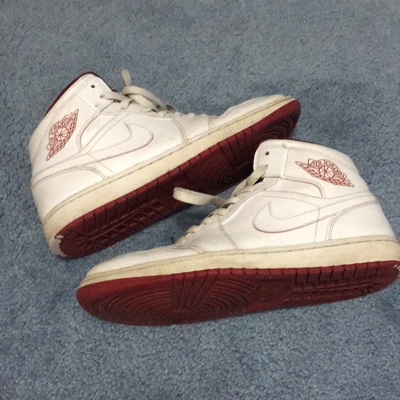 Jordan 1 Mid - Picture 2 of 6